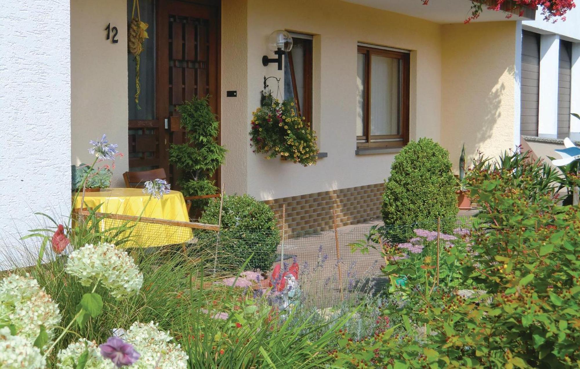 1 Bedroom Awesome Apartment In Schoenecken Wetteldorf Exterior foto